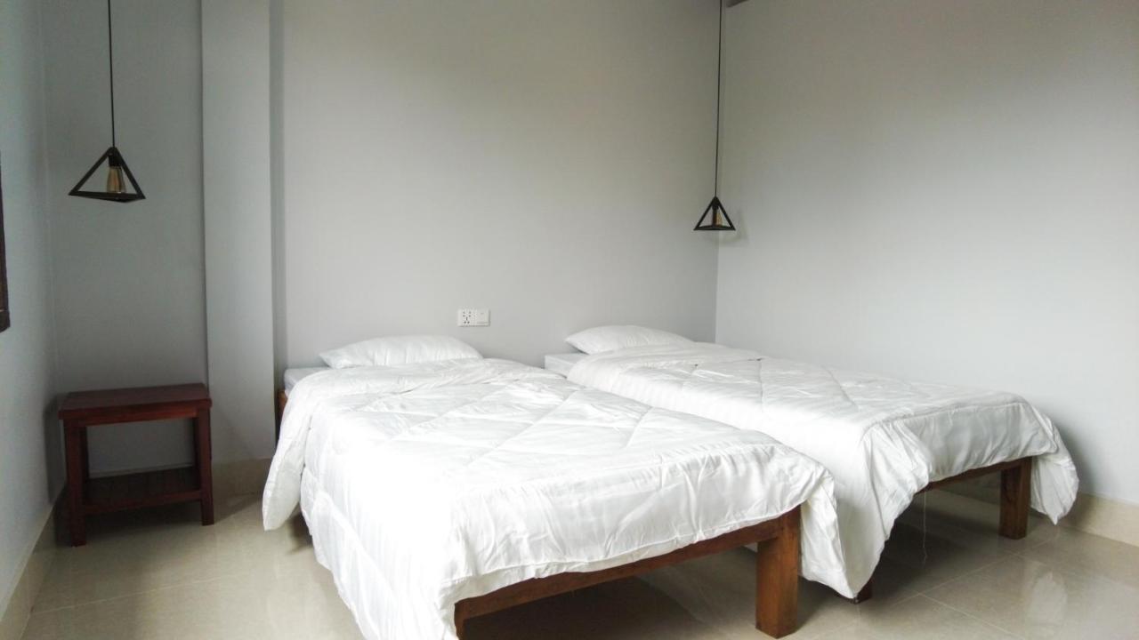 Pteas Kumae Hotel Siem Reap Bagian luar foto