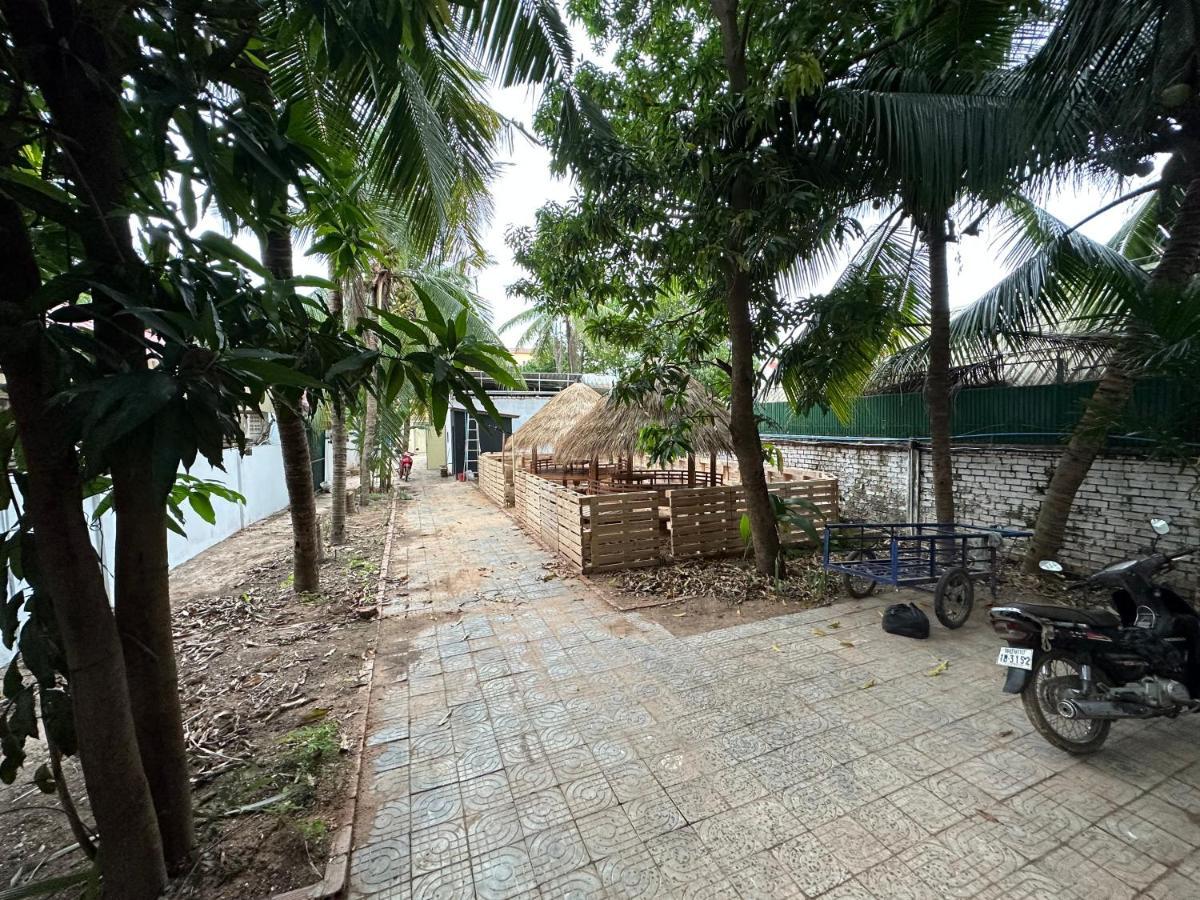 Pteas Kumae Hotel Siem Reap Bagian luar foto